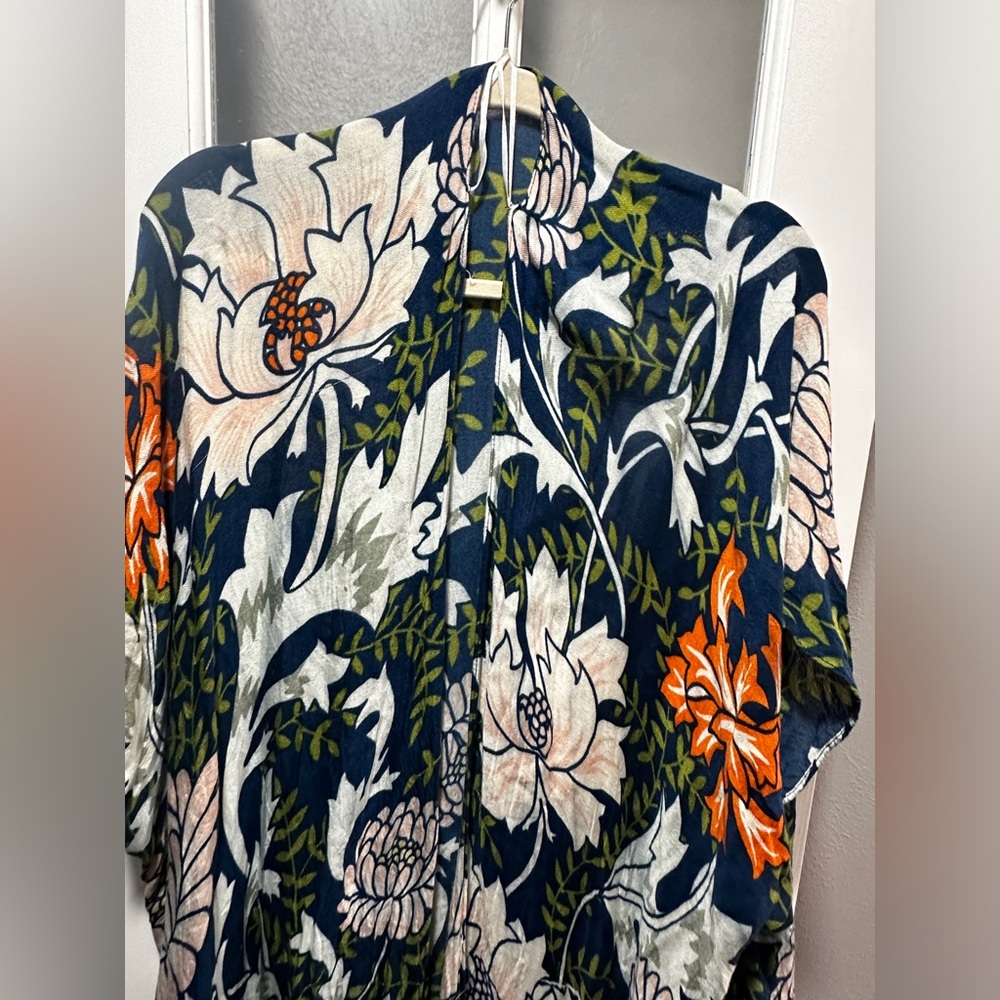 Janice Apparel- Floral and Leaves Kimono One Size - Picture 3 of 8